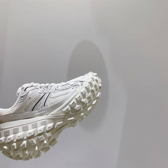 BALENCIAGA MEN'S DEFENDER TRAINERS - BB225