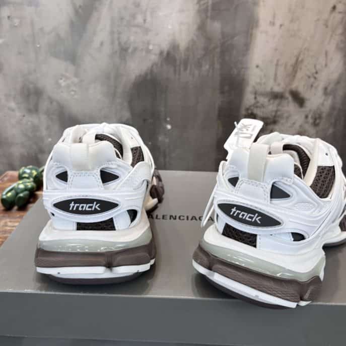 BALENCIAGA MEN'S TRACK TRAINERS - BB220