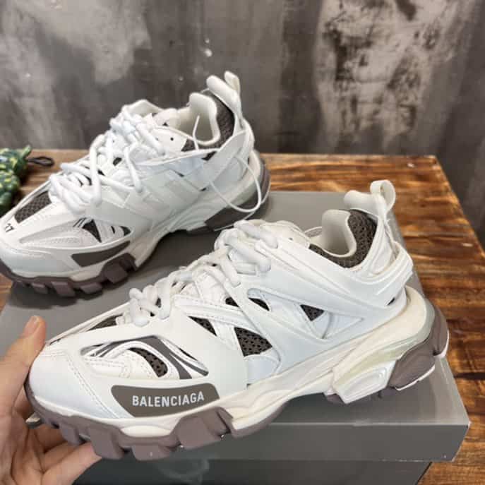 BALENCIAGA MEN'S TRACK TRAINERS - BB220