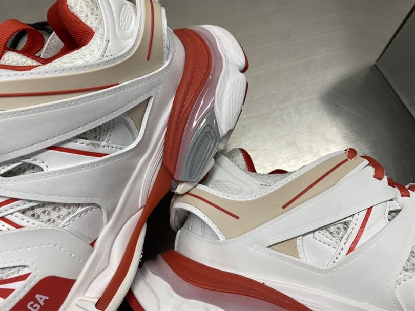 BALENCIAGA MEN'S TRACK TRAINERS - BB221