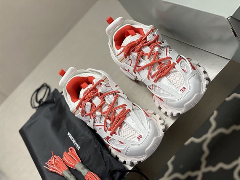 BALENCIAGA MEN'S TRACK TRAINERS - BB221