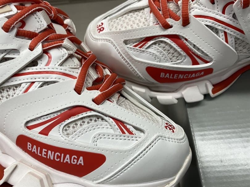 BALENCIAGA MEN'S TRACK TRAINERS - BB221