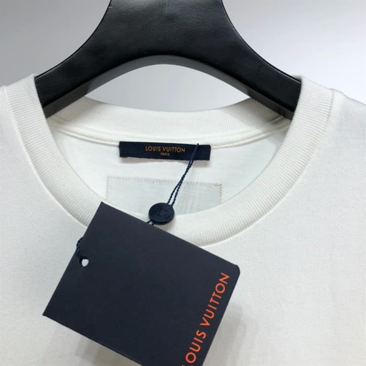 LOUIS VUITTON T-SHIRT - LV23