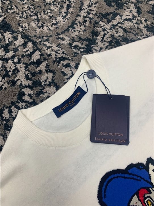 LOUIS VUITTON T-SHIRT - LV27