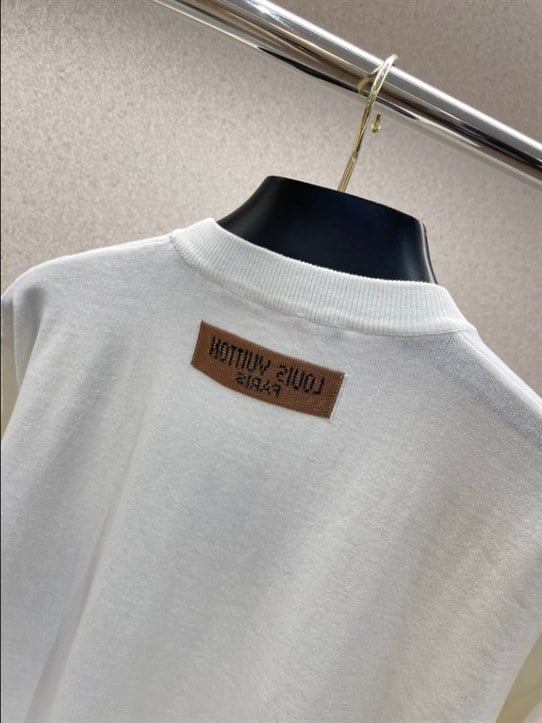 LOUIS VUITTON T-SHIRT - LV28