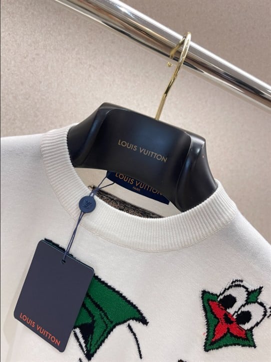 LOUIS VUITTON T-SHIRT - LV28