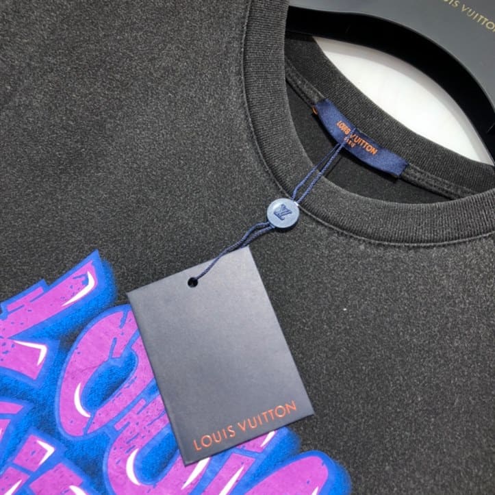 LOUIS VUITTON T-SHIRT - LV30