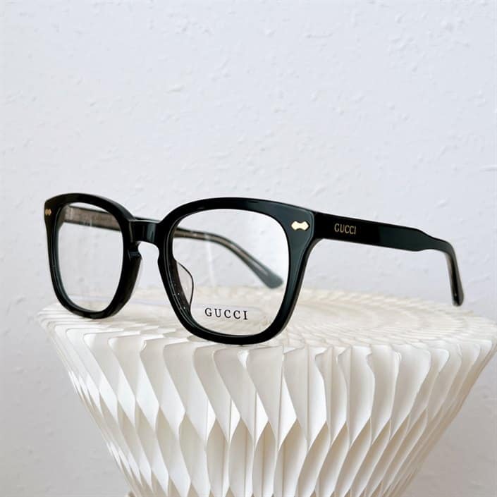 GUCCI SUNGLASSES - GST02