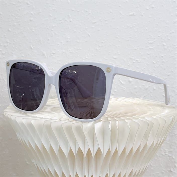 GUCCI SUNGLASSES - GST04