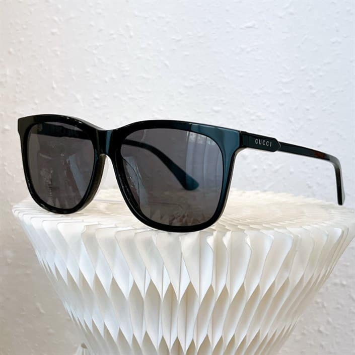 GUCCI SUNGLASSES - GST05