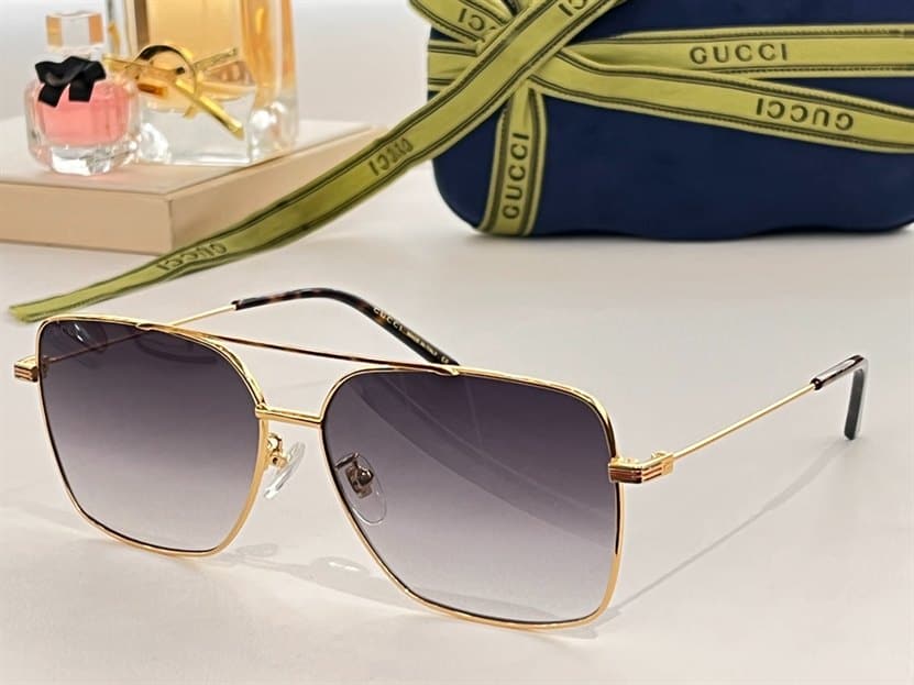 GUCCI SUNGLASSES - GST19
