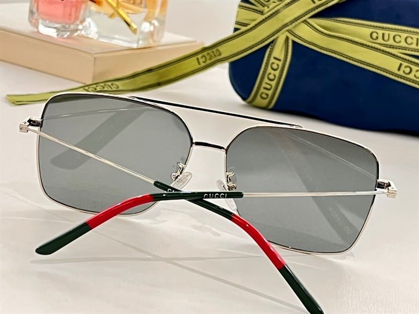 GUCCI SUNGLASSES - GST19