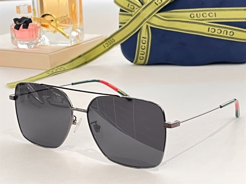 GUCCI SUNGLASSES - GST19