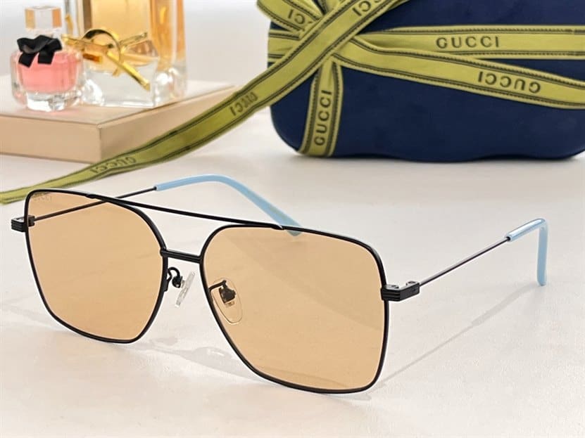 GUCCI SUNGLASSES - GST19