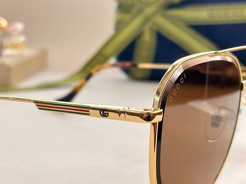 GUCCI SUNGLASSES - GST21
