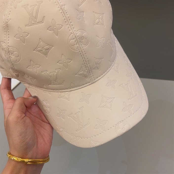 Louis Vuitton Cap - LHC04