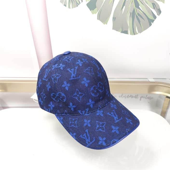 Louis Vuitton Cap - LHC06