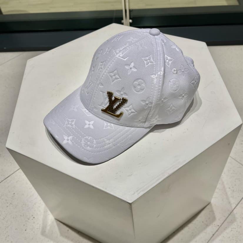 Louis Vuitton Cap - LHC17
