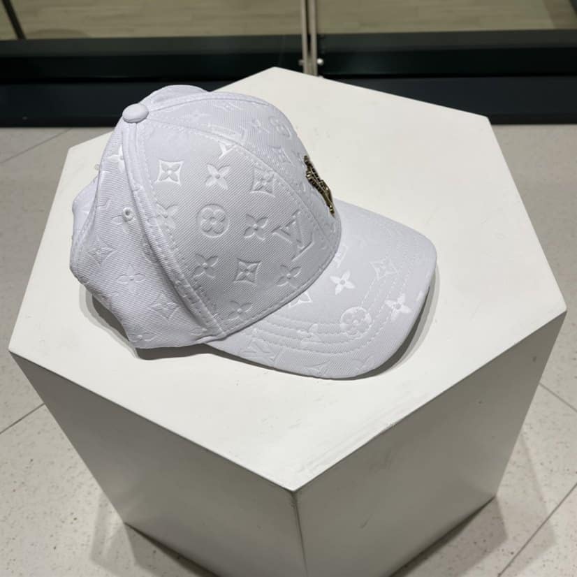 Louis Vuitton Cap - LHC17
