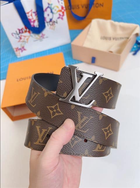 LOUIS VUITTON INITIALES 40MM REVERSIBLE BELT - B187