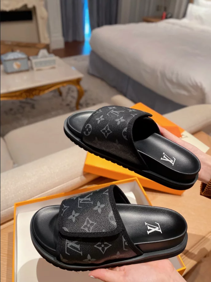 LOUIS VUITTON MIAMI MULE SANDAL - LVS27