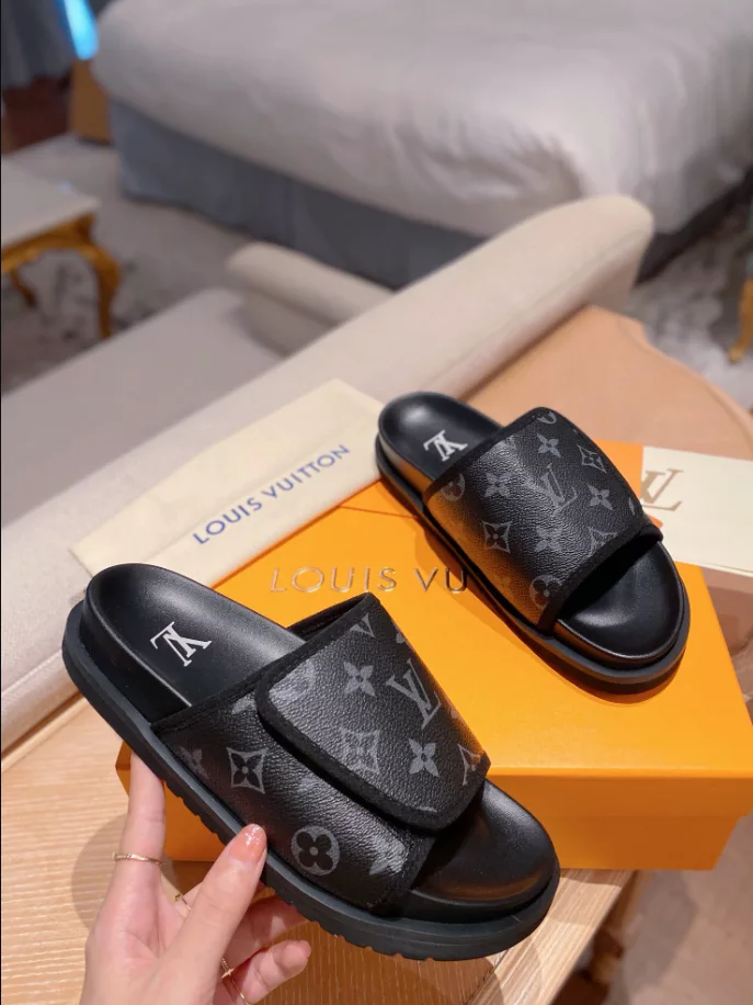 LOUIS VUITTON MIAMI MULE SANDAL - LVS27