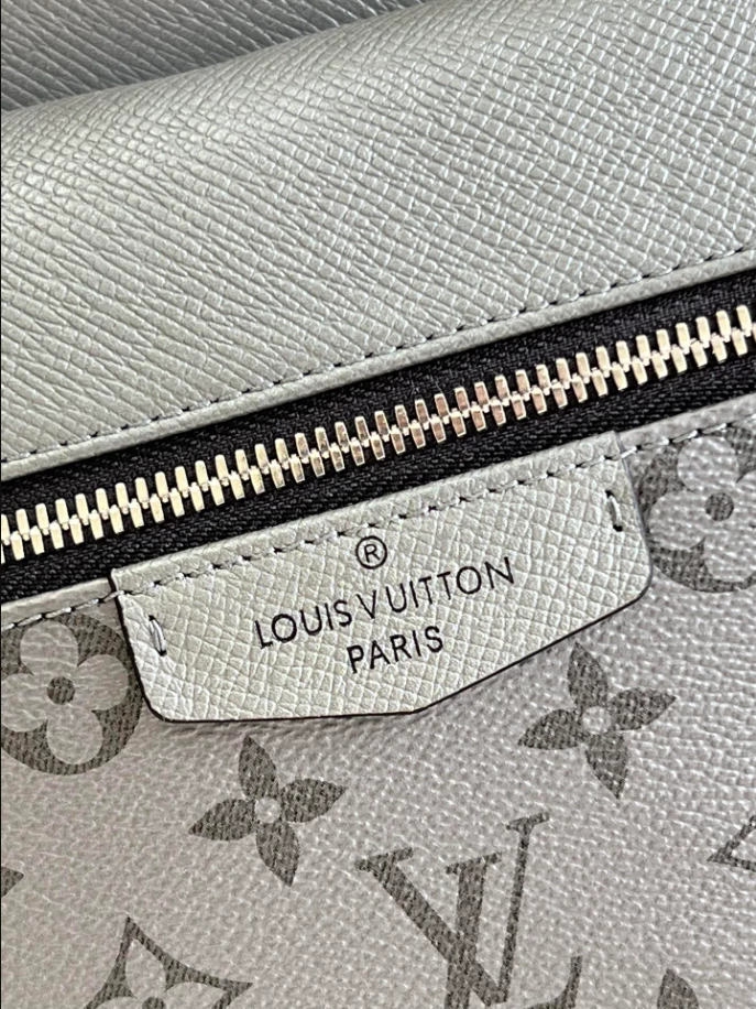 LOUIS VUITTON DISCOVERY BACKPACK PM TAIGARAMA - LBV387