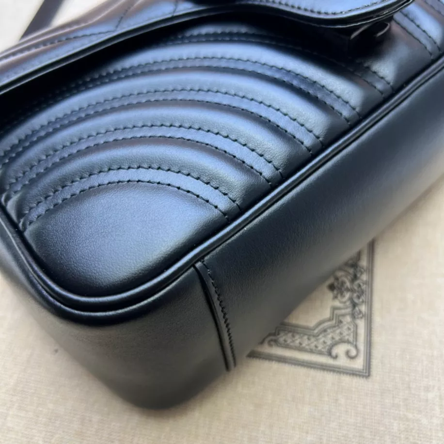 GG MARMONT SMALL SHOULDER BAG - GBC100