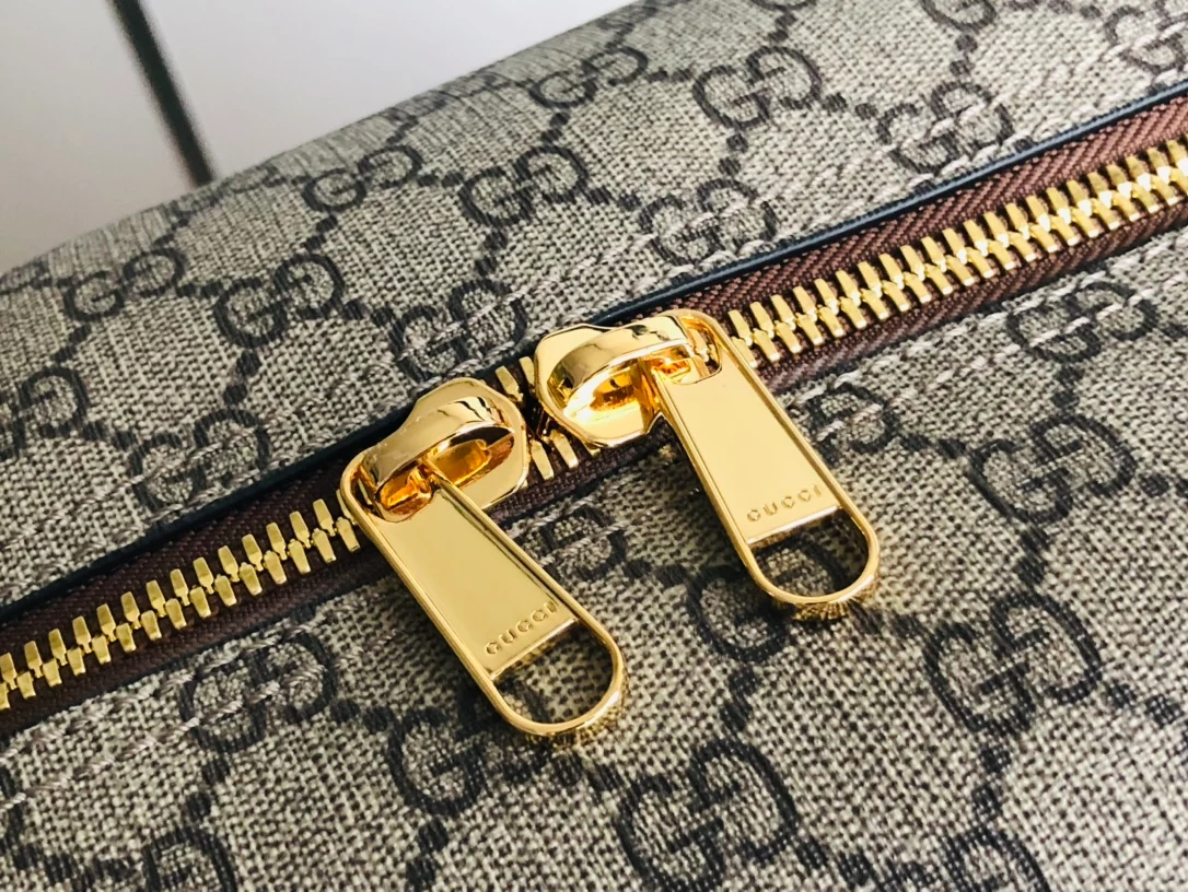 GUCCI SAVOY SMALL DUFFLE BAG - GBC080