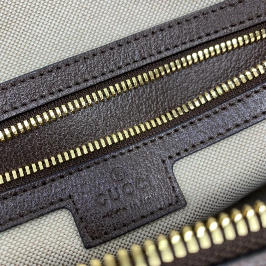 GUCCI SAVOY SMALL DUFFLE BAG - GBC080