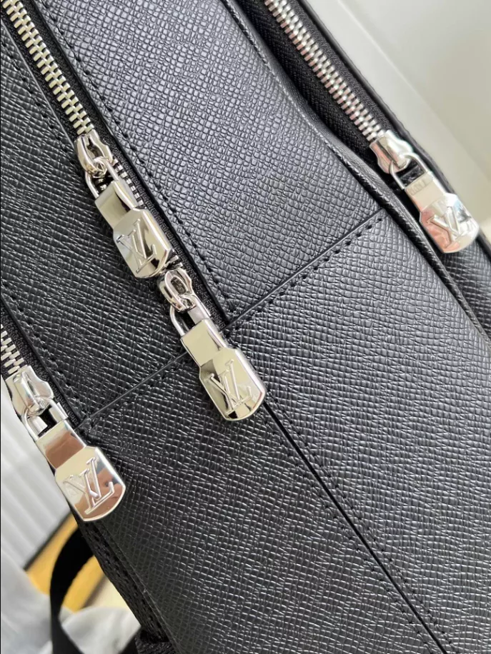 LOUIS VUITTON ADRIAN BACKPACK TAIGA LEATHER - LBV386