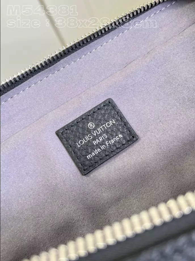 LOUIS VUITTON ARMAND BRIEFCASE - LBV395