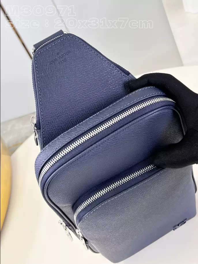 LOUIS VUITTON AVENUE SLINGBAG NM - LBV416