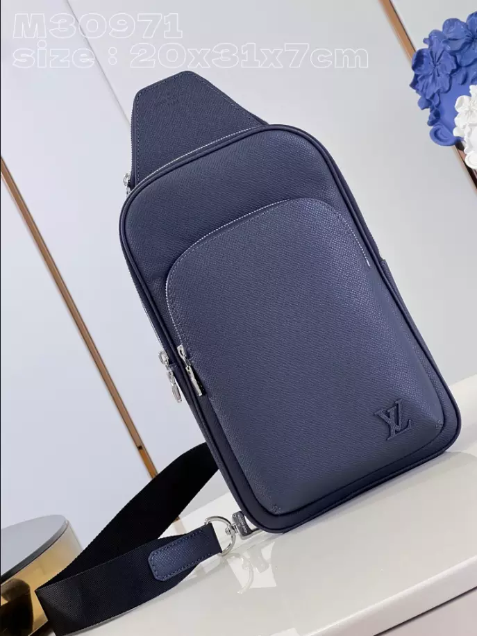 LOUIS VUITTON AVENUE SLINGBAG NM - LBV416