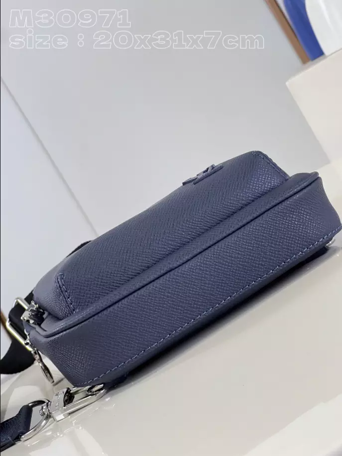 LOUIS VUITTON AVENUE SLINGBAG NM - LBV416