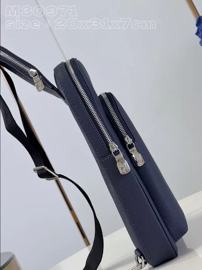 LOUIS VUITTON AVENUE SLINGBAG NM - LBV416