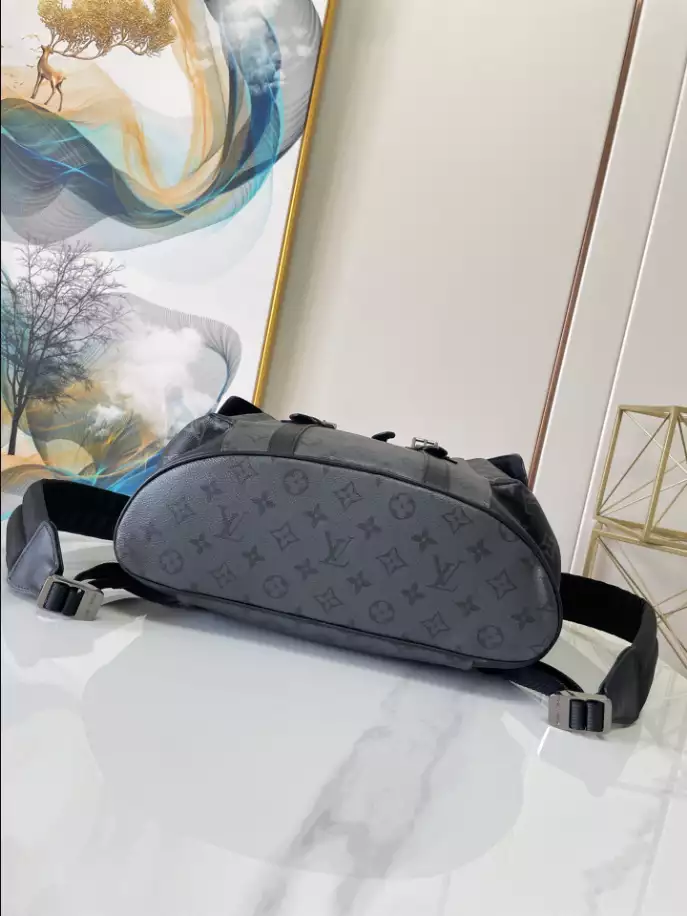 LOUIS VUITTON CHRISTOPHER PM MONOGRAM ECLIPSE - LBV391