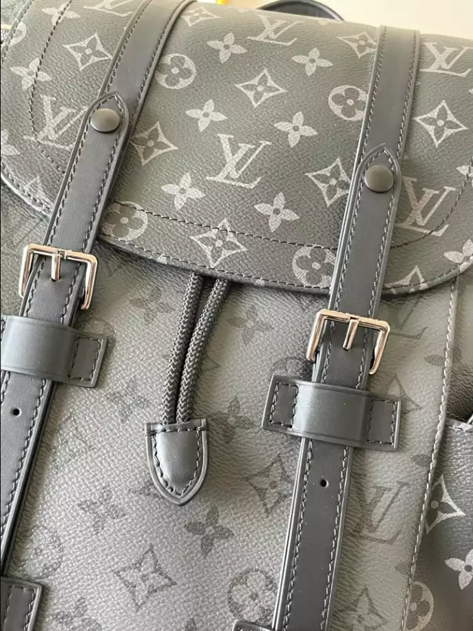 LOUIS VUITTON CHRISTOPHER PM MONOGRAM ECLIPSE - LBV391