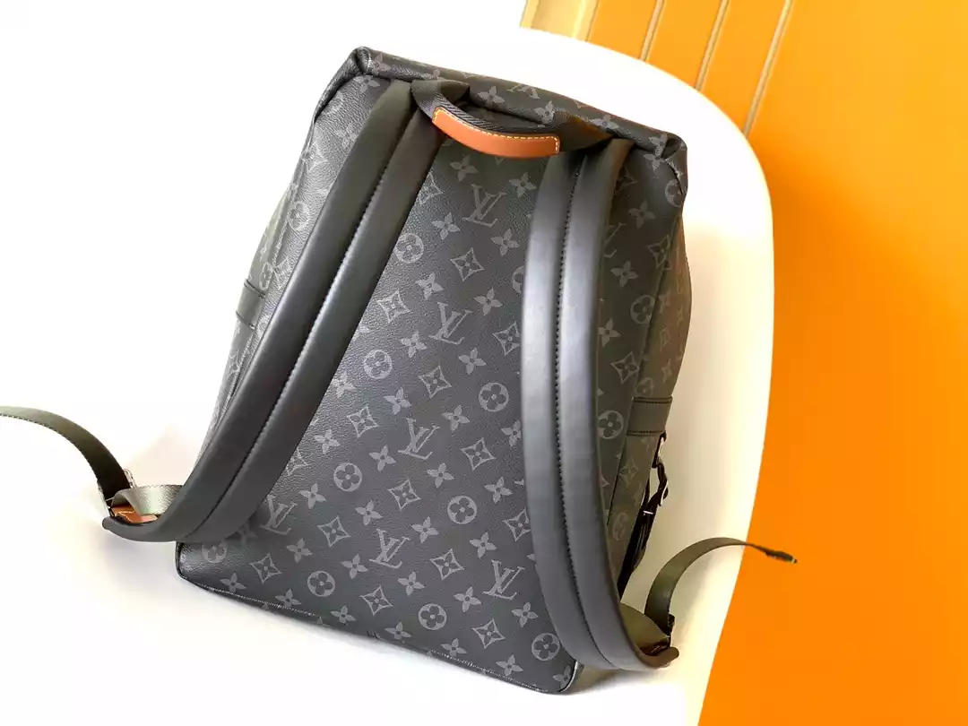 LOUIS VUITTON DISCOVERY BACKPACK - LBV381