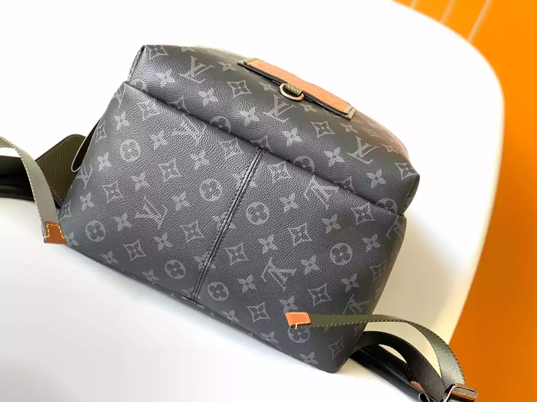 LOUIS VUITTON DISCOVERY BACKPACK - LBV381