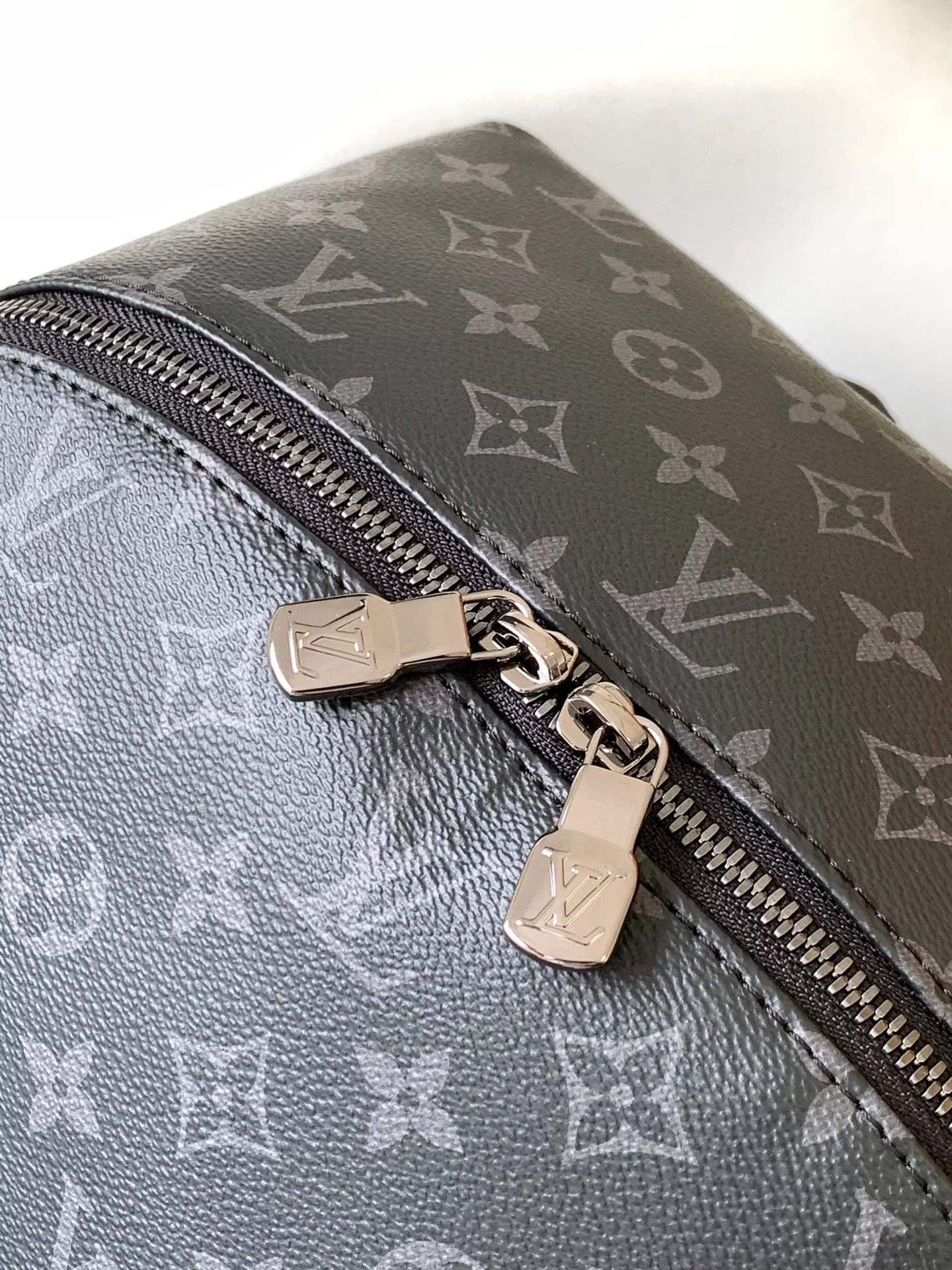 LOUIS VUITTON DISCOVERY BACKPACK - LBV377