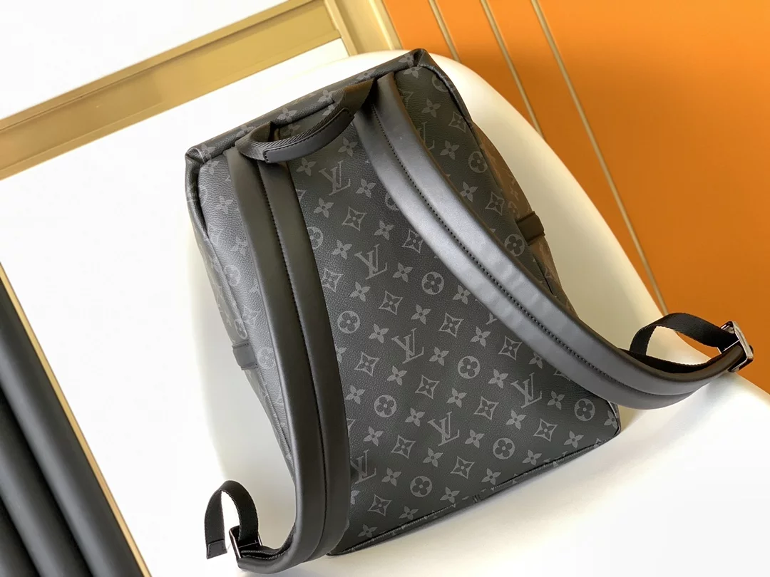 LOUIS VUITTON DISCOVERY BACKPACK - LBV377