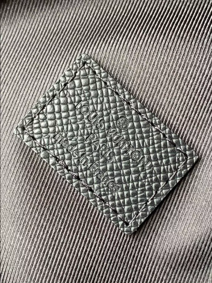 LOUIS VUITTON DUO SLINGBAG - LBV418