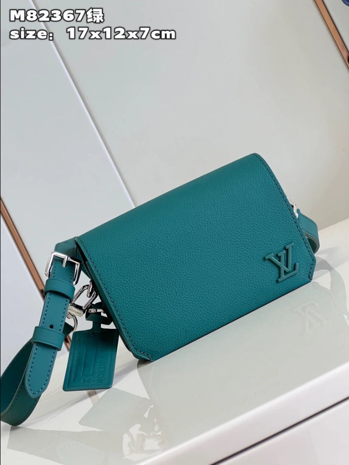 LOUIS VUITTON FASTLINE WEARABLE WALLET - RRG070