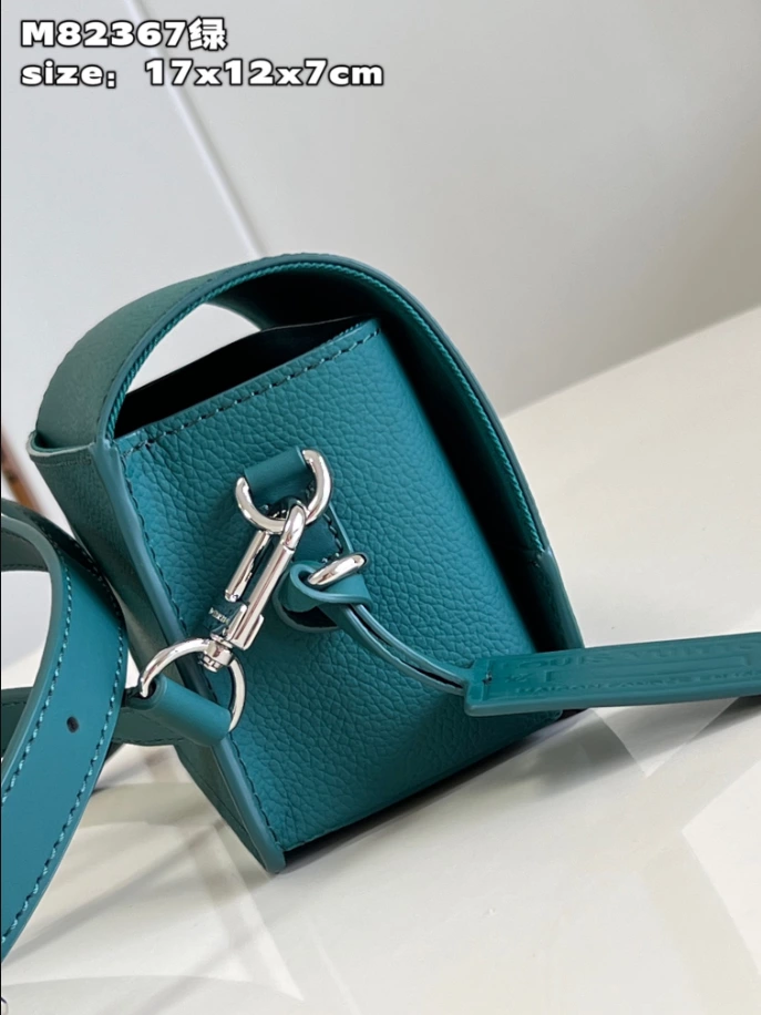 LOUIS VUITTON FASTLINE WEARABLE WALLET - RRG070