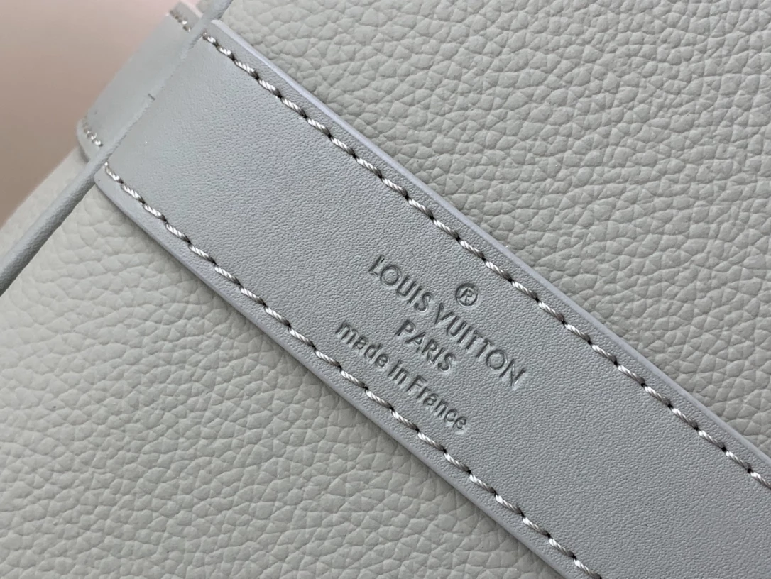 LOUIS VUITTON KEEPALL BANDOULIÈRE 50 IN GREY - LBV424