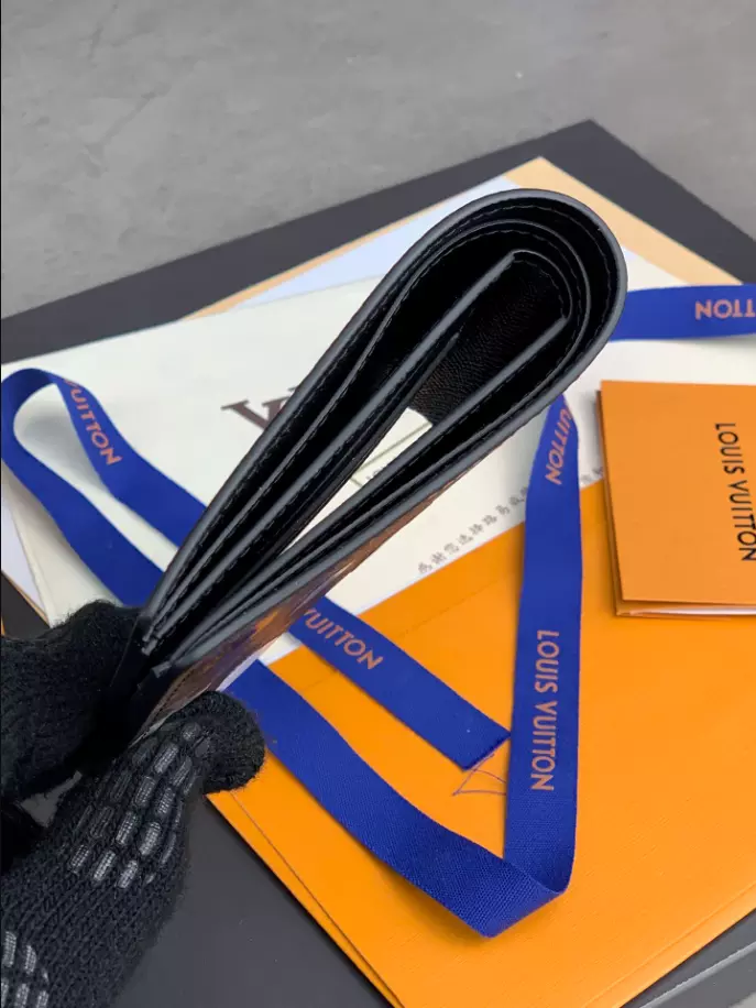 LOUIS VUITTON LV X YK MULTIPLE WALLET - LBV401