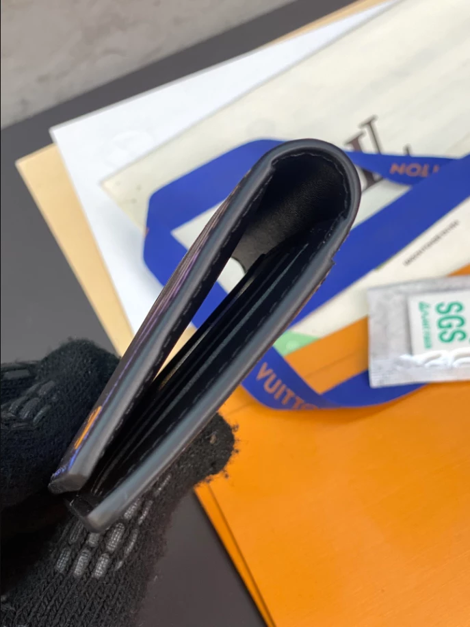 LOUIS VUITTON POCKET ORGANIZER - LBV398