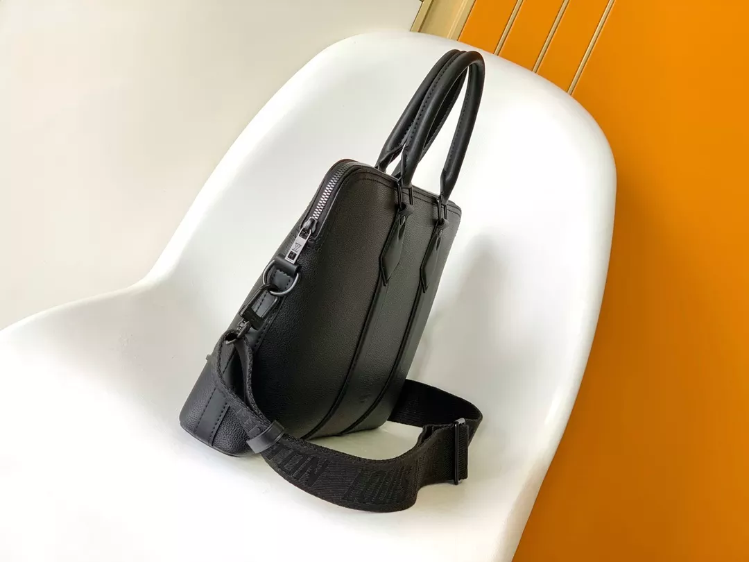 LOUIS VUITTON TAKEOFF BRIEFCASE - LBV394