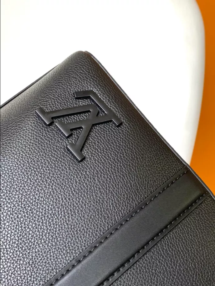 LOUIS VUITTON TAKEOFF BRIEFCASE - LBV394